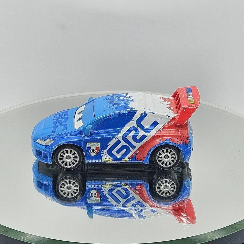 Disney Pixar Cars 2 - RAOUL CAROULE - 1:55 Diecast